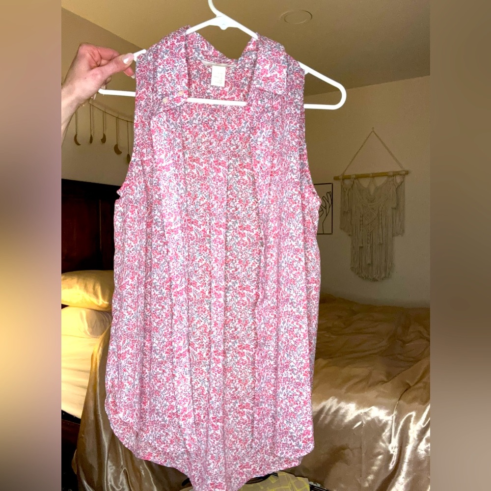 H&M pink floral top. Size 2